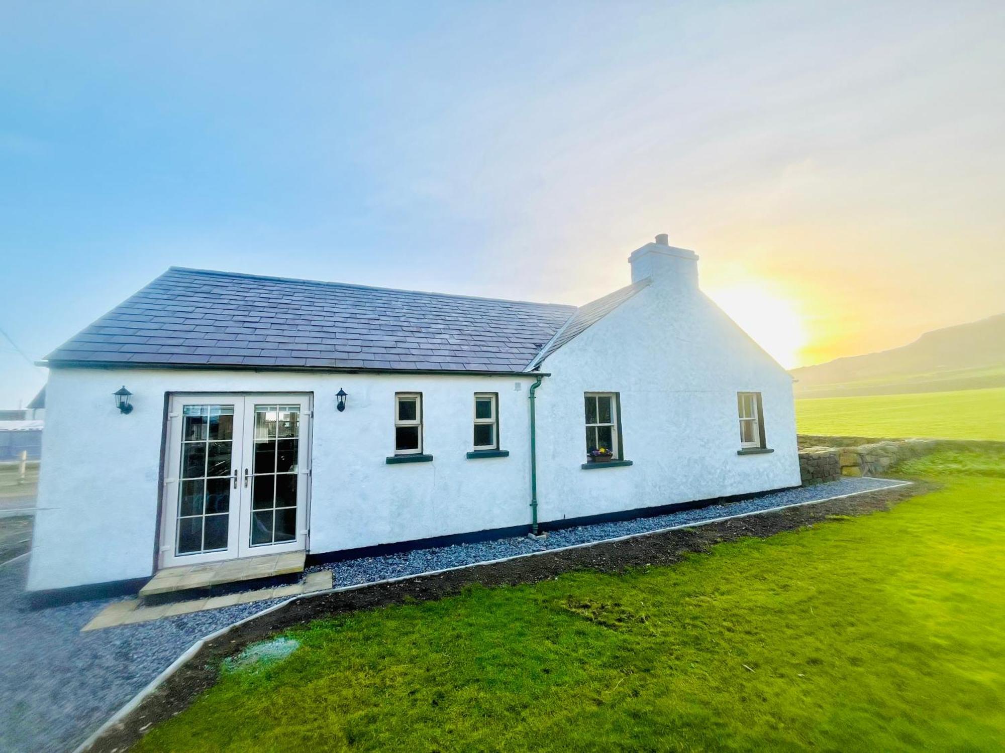 Dunnaglea Cottage, Балинтой Екстериор снимка